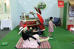 BMW Isetta (1956) - auf dem Clubstand des "Kleinwagenstammtischs" - Techno Classica 2016