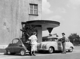 BMW Isetta (1959) - das Modell "Standard" zusammen mit dem BMW 502