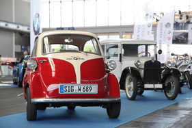 Bild BMW Isetta 250 (1958) - der Kabinenroller von BMW - in der Sonderschau "100 Jahre BMW"