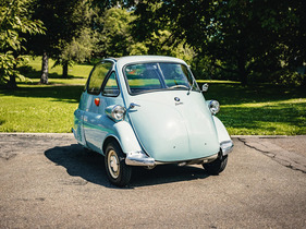 BMW Isetta 250 Micro Car (1955) - offered as lot 101 at the Bonhams Zoute auction on October 8, 2023