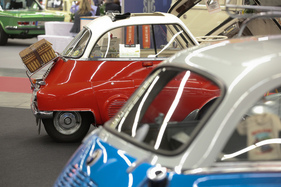 BMW Isetta 300 (1956) - neben einer BMW 600 (Retro Classics Bavaria 2017 in Nürnberg)