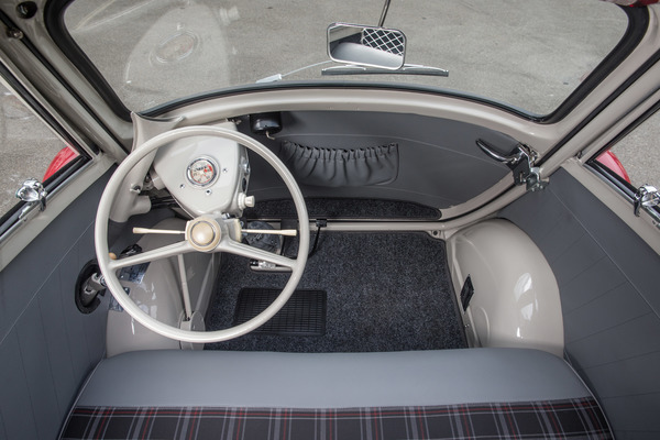BMW Isetta 300 (1959) - alles schön aufgeräumt