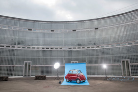 BMW Isetta 300 (1959) - die Isetta ist wirklich klein BMW Isetta 300 (1959) - die Isetta ist wirklich klein