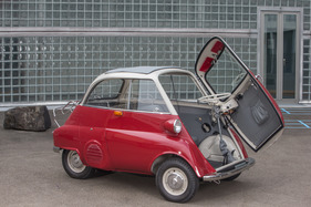 BMW Isetta 300 (1959) - die vorderen zwei Drittel gehören den Passagieren