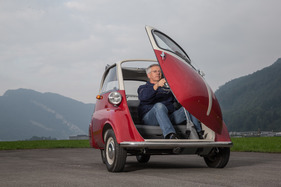 BMW Isetta 300 (1959) - wenn man drin ist, einfach die Türe zuziehen
