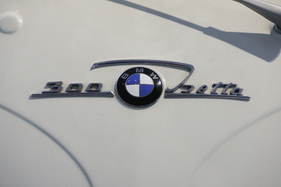 BMW Isetta 300 (1960) - Marken- und Typenbezeichnung - Microcars-Sonderschau Pantheon 2022/2023