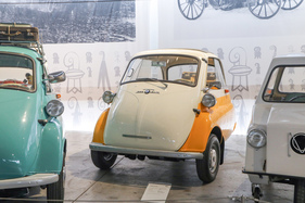 BMW Isetta 300 (1960) - die dreirädrige Isetta - Microcars-Sonderschau Pantheon 2022/2023