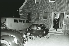 BMW Isetta, back then in front of the Sparkasse