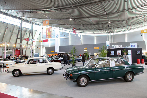BMW-Limousinen-Klassiker E3 und 2000 auf dem Club-Stand - Retro Classics Stuttgart 2017