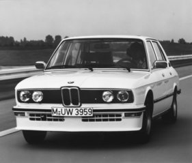 BMW M 535i (1980) - die schnellste 5-er-Variante bis anhin (Baureihe E12)