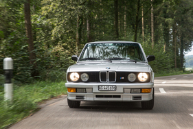 BMW M 535i (1986) - 224 km/h wurde der Schweizer AGV-86-Version zugestanden