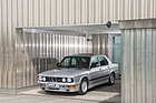 BMW M 535i (1986) - futuristisches Umfeld für einen traditionellen BMW