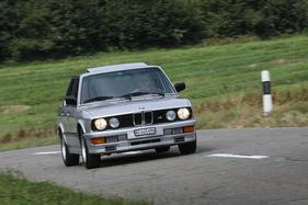 BMW M 535i (1986) - kurven-agil und dynamisch im Handling