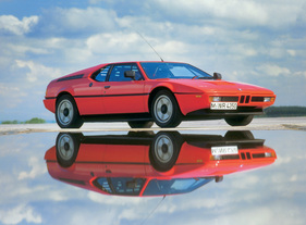 BMW M1 (1979) - in red