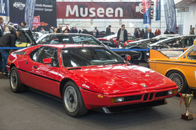 BMW M1 (1981) - Mittelmotor-Sportwagen mit Kunststoffkarosserie - Retro Classics Bavaria 2022