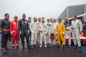 Bild BMW M1 ProCar Revival GP Österreich 2016 - Fahrerparade - von links nach rechts: Jos Verstappen, Sepp Manhalter, Christian Danner, Prinz Leopold von Bayern, Johnny Cecotto, Jochen Mass, Marc Surer, Markus Hotz, Hans Joachim Stuck, Niki Lauda, Norbert Knerr (BMW Tradition) Harald Grohs, Jan Lammers, Dieter Quester und Gerhard Berger