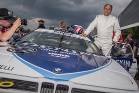 BMW M1 ProCar Revival GP Österreich 2016 - Gerhard Berger geniesst die Freude der Reporter