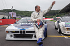 BMW M1 ProCar Revival GP Österreich 2016 - Gerhard Berger winkt den Fans zu