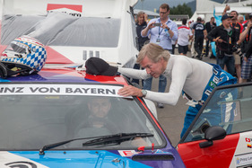 BMW M1 ProCar Revival GP Österreich 2016 - Leopold von Bayern erklärt den BMW M1