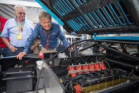 BMW M1 ProCar Revival GP Österreich 2016 - Marc Surer und Herbert Schnitzer erfreuen sich am tollen Reihensechszylinder