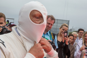 BMW M1 ProCar Revival GP Österreich 2016 - Niki Lauda bereitet sich auf's Rennen vor