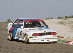 BMW M3 (1987) - Roberto Ravaglia in Jarama