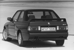 BMW M3 (1987) - mit Doppelauspuff