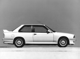 BMW M3 (1989) - Seitenprofil, rechts