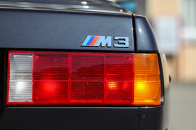 BMW M3 Cabriolet (1990) - deutlich beschriftet am Heck