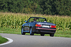 BMW M3 Cabriolet (1990) - umrundet Kurven mit geringer Seitenneigung