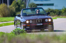 BMW M3 Cabriolet (1990) - unter der Haube ein 2,3-Liter-16-Ventiler mit 215 PS
