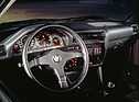 BMW M3 E30 (1985) - Cockpit bei Nacht