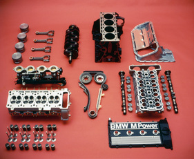 BMW M3 E30 (1985) - Motor in Teilen
