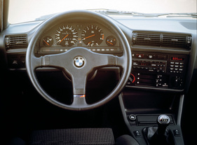 BMW M3 E30 (1987) - Cockpit