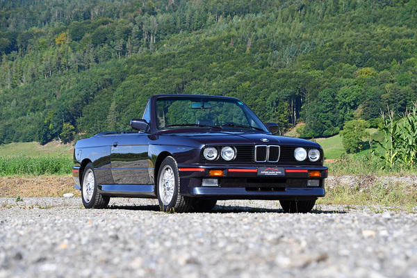 BMW M3 E30 Cabriolet (1990) - Lot 94 an der Oktober-Versteigerung der Oldtimer Galerie am 12. Oktober 2024
