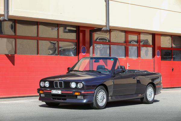 BMW M3 E30 Cabriolet (1990) - Lot 94 an der Oktober-Versteigerung der Oldtimer Galerie am 12. Oktober 2024