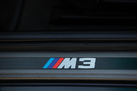 BMW M3 E30 "Cecotto" (1989) - auch innen ist er angeschrieben (Fussleiste)