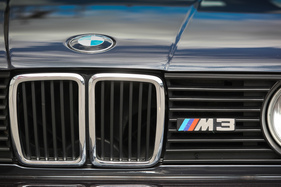 BMW M3 E30 "Cecotto" (1989) - darf die BMW-Niere stolz zeigen