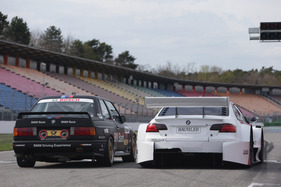 BMW M3 E30 DTM (1987) - im Vergleich zum DTM-E92 von 2012 BMW M3 E30 DTM (1987) - im Vergleich zum DTM-E92 von 2012
