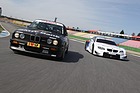 Bild: BMW M3 E30 DTM (1987) - in der Kurve kann der "Alte" dem "Neuen" das Wasser nicht reichen