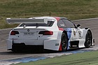 BMW M3 E92 DTM (2012) - riesiges Flügelwerk