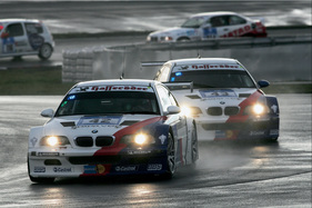 BMW M3 GTR E46 (2004) - 24h-Rennen Nürburgring am 12./13. Juni 2004 - Dirk Müller, Hans-Joachim Stuck fuhren auf der Nr 42, Duncan Husman, Pedro Lamy und Boris Said auf Nr. 43