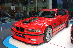 Bild BMW M3 Rieger (1992) – Damals wurde noch mit Airbrush statt mit Folie veredelt – German Tuners from the '80s and '90s – Autoworld Brüssel 2025