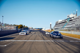 BMW M4 GT4 (2020) - Vier Rennwagen aus zwei Generationen BMW M4 GT4 (2020) - Vier Rennwagen aus zwei Generationen