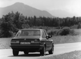 BMW M5 (1986) - Heckansicht des schnellsten Exponenten de Baureihe E28