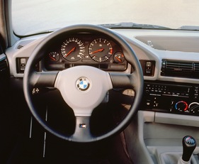 BMW M5 (1988) - Cockpit des M5 der Baureihe E34