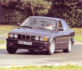 BMW M5 (1988) - Mit Niki Lauda am Steuer