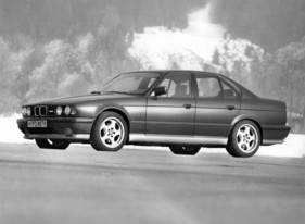 BMW M5 (1990) - kaum von seinen schwächeren Brüdern unterscheidbar