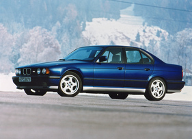 BMW M5 (1992) - E34-Topmodell in winterlicher Umgebung