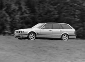 BMW M5 (1992) - für die Baureihe E34 gab es erstmals auch einen superschnellen Kombi